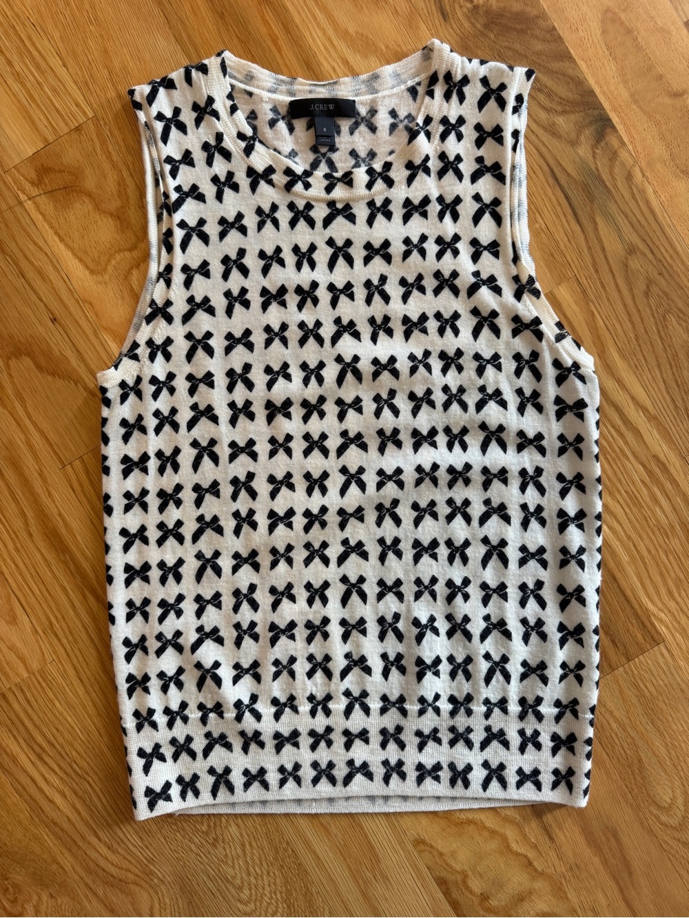 J. Crew Jackie Merino Wool Cream Knit Shell with Black Bow Pattern; lightweight
